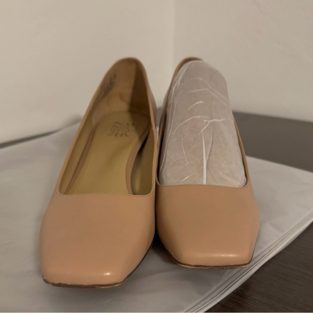 Naturalizer Nude block heel square toe